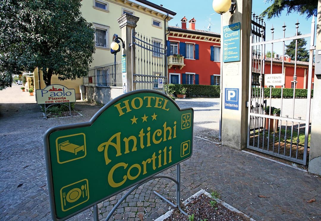Hotel Antichi Cortili — photo 1 of 184