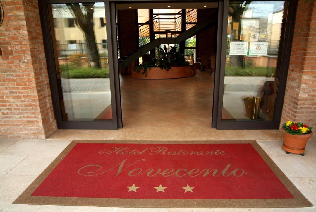Hotel Ristorante Novecento — photo 1 of 34