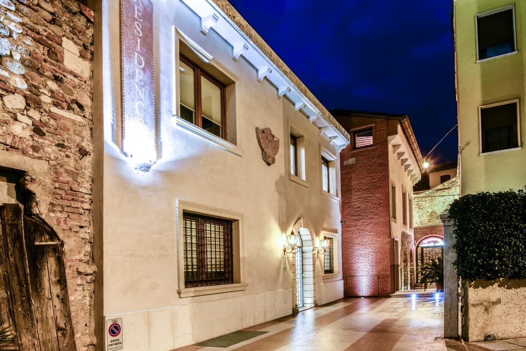 Residence ANTICO SAN ZENO centro storico — photo 1 of 54