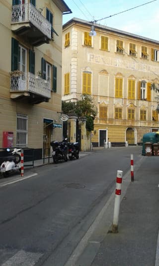 Casa Tra Il Verde E Il Blu