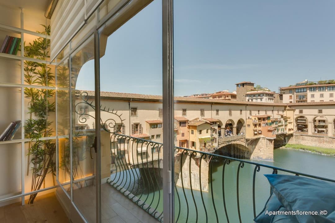 Apartments Florence - Ponte Vecchio Balcony — photo 1 of 1