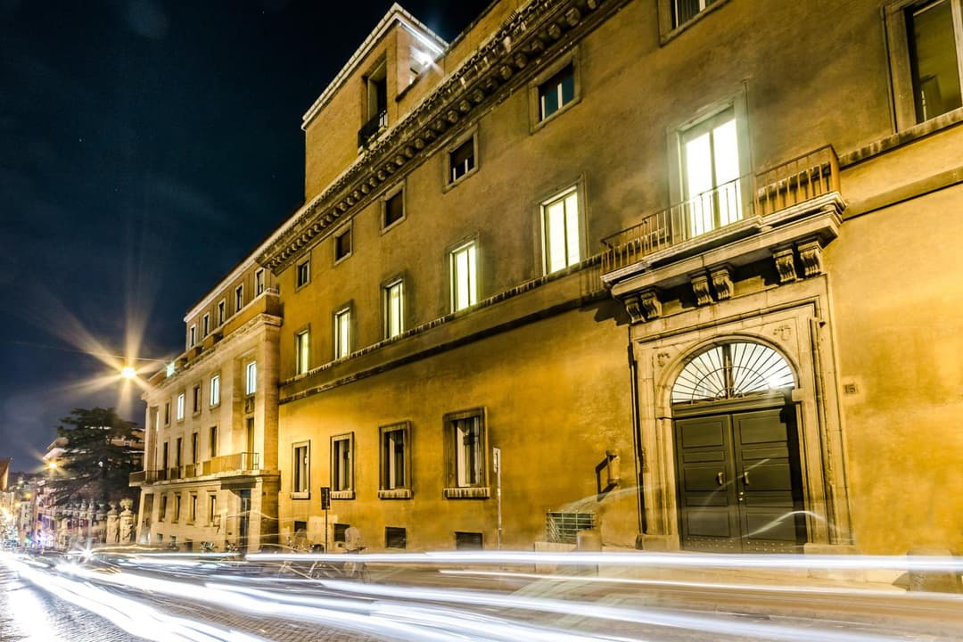 Luxury Rooms H 2000 Roma — photo 1 of 1