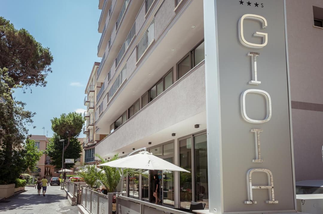 Hotel Gioia — photo 1 of 114