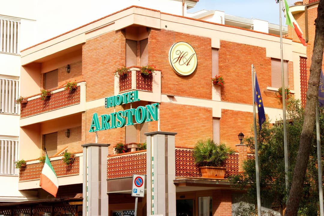Hotel Ariston — photo 1 of 19