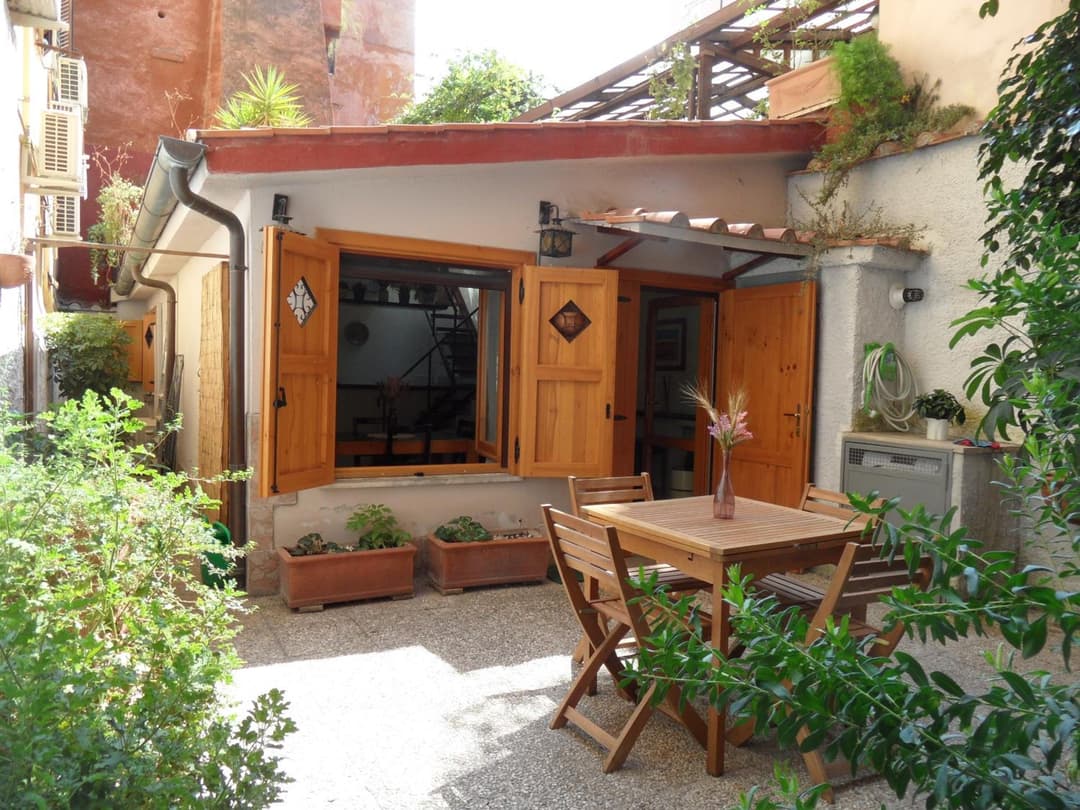 Colosseum Cottage — photo 1 of 1