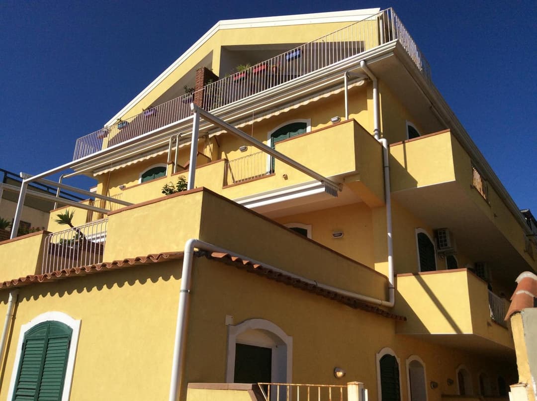 Taormina Stationhouse — photo 1 of 93
