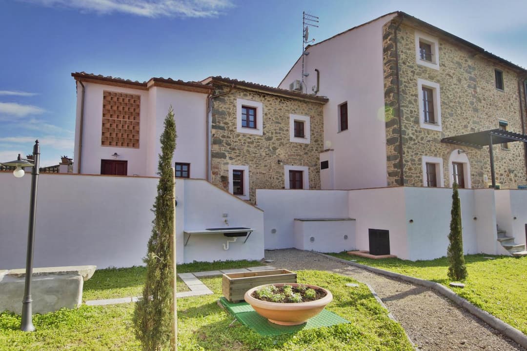 La Mirolla — photo 1 of 22