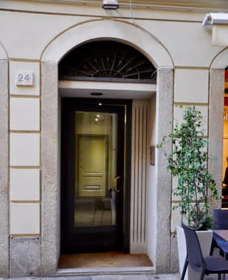 CHARMING COMO - Apartment downtown in the pedestrian area with 2 double bedrooms and 2 complete bathrooms a spacious living room and full equipped kitchen