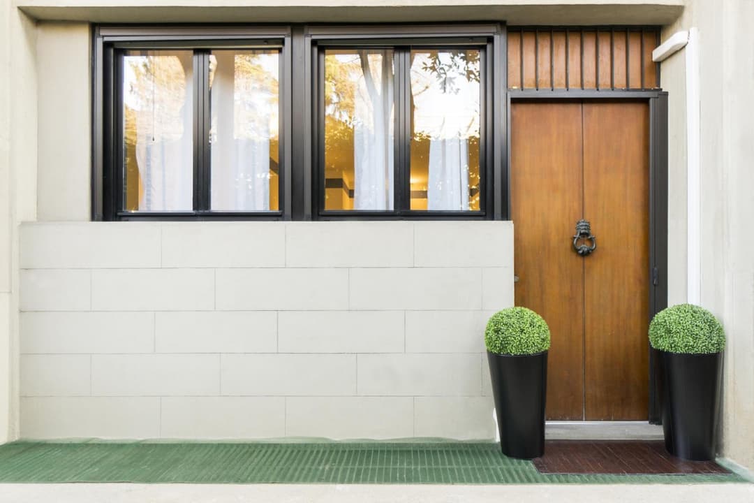 Dante Suite private parking — photo 1 of 1