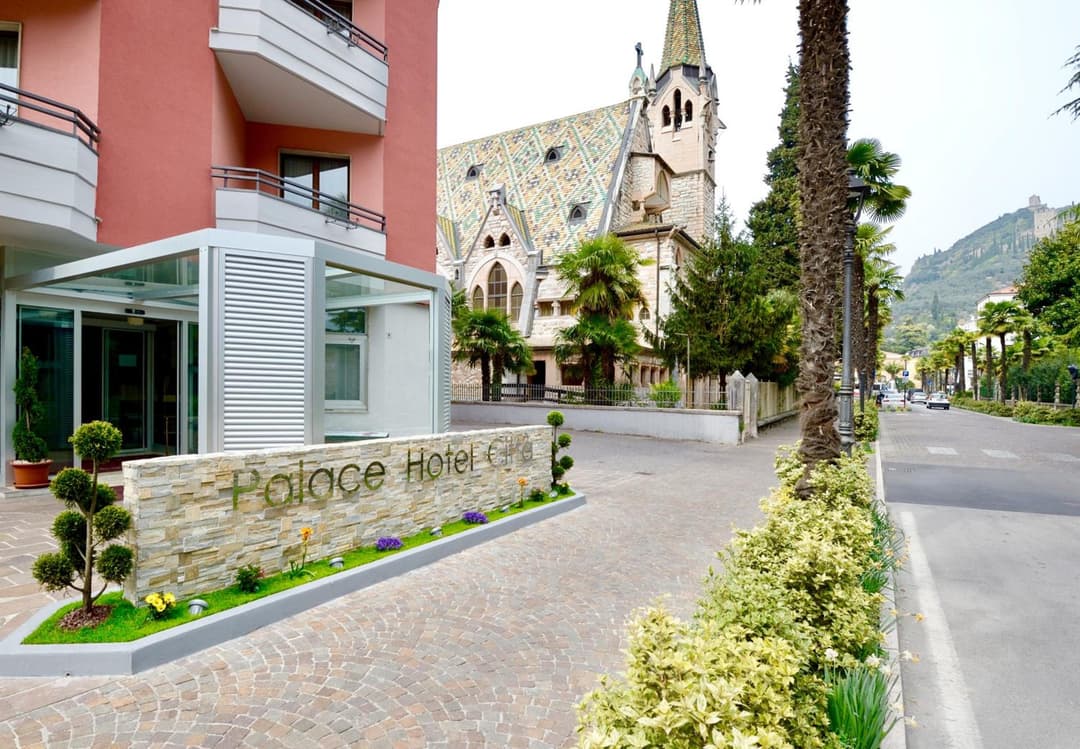 Palace Hotel Città — photo 1 of 44