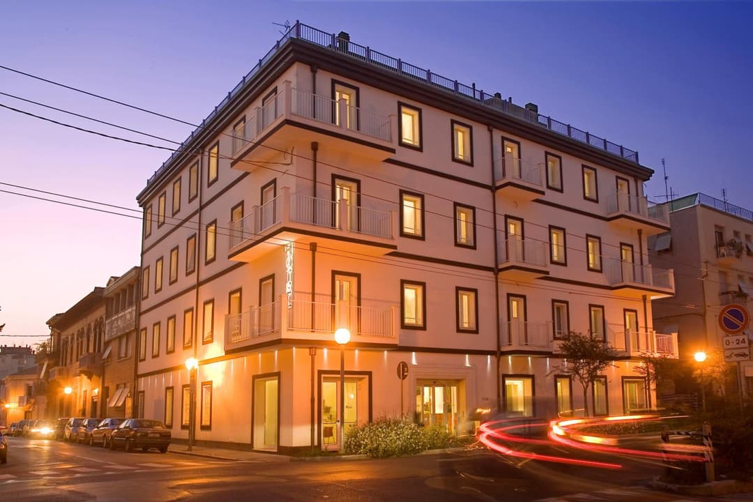 Card International Hotel — photo 1 of 1
