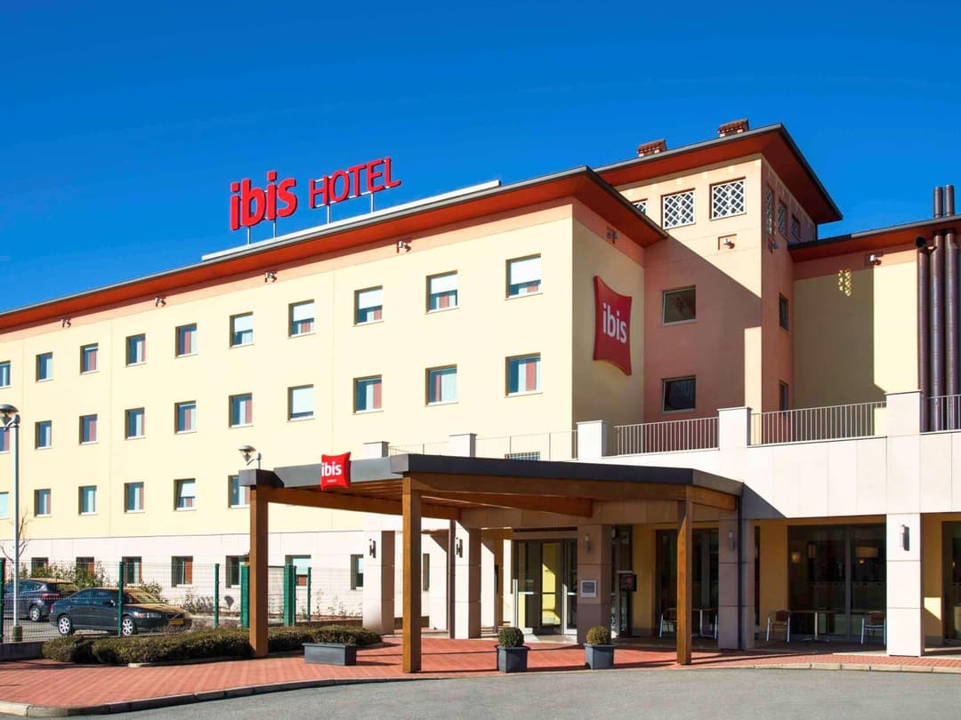 Ibis Como — photo 1 of 1
