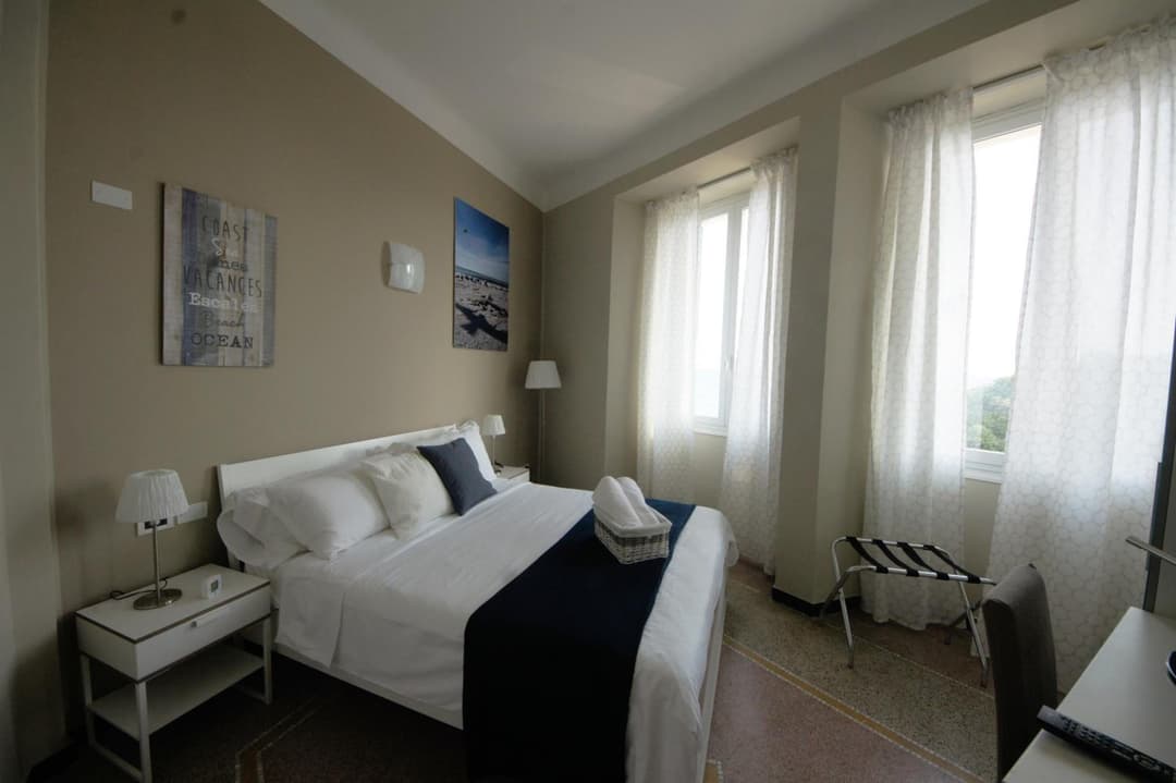 Luna Rooms — photo 1 of 1