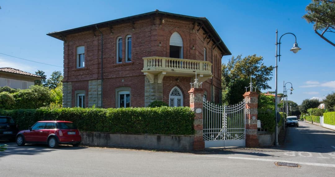 Villa Italy — photo 1 of 48