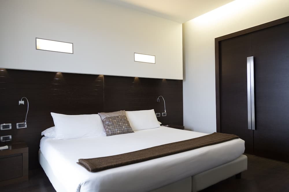 HOTEL SELENE POMEZIA — photo 1 of 1