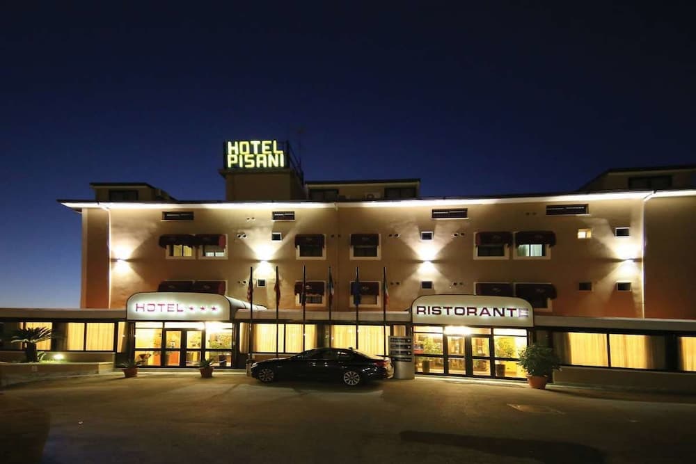 Pisani Hotel — photo 1 of 44