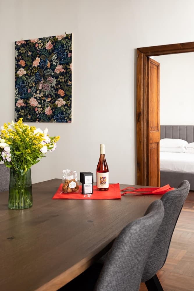 Campo de Fiori Large and Beautiful Apartment — photo 1 of 1
