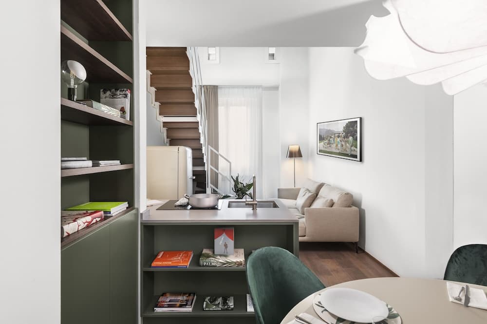 Cavour Deluxe by Mmega — photo 1 of 1