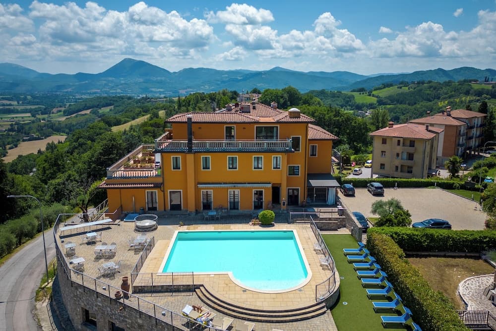 Hotel Fortebraccio — photo 1 of 52