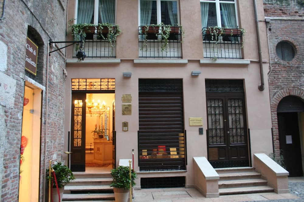 La Corte di Giulietta Exclusive Suites — photo 1 of 1