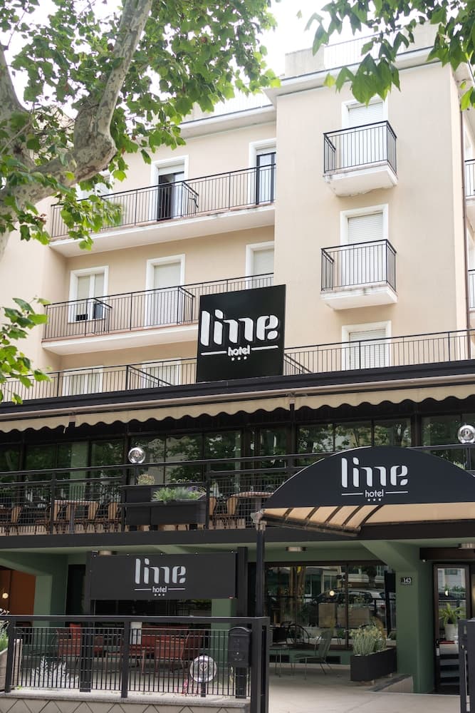 Lime Hotel — photo 1 of 56