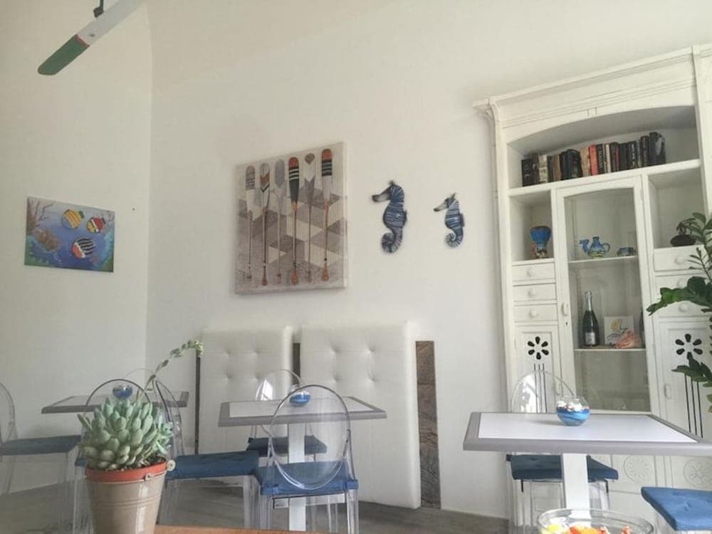 Room in B&B - Triple Room in B&b - a Stone's Throw From the sea — photo 1 of 1