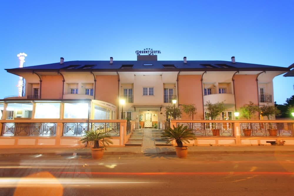 Regent Beach Hotel & Apartments — photo 1 of 1