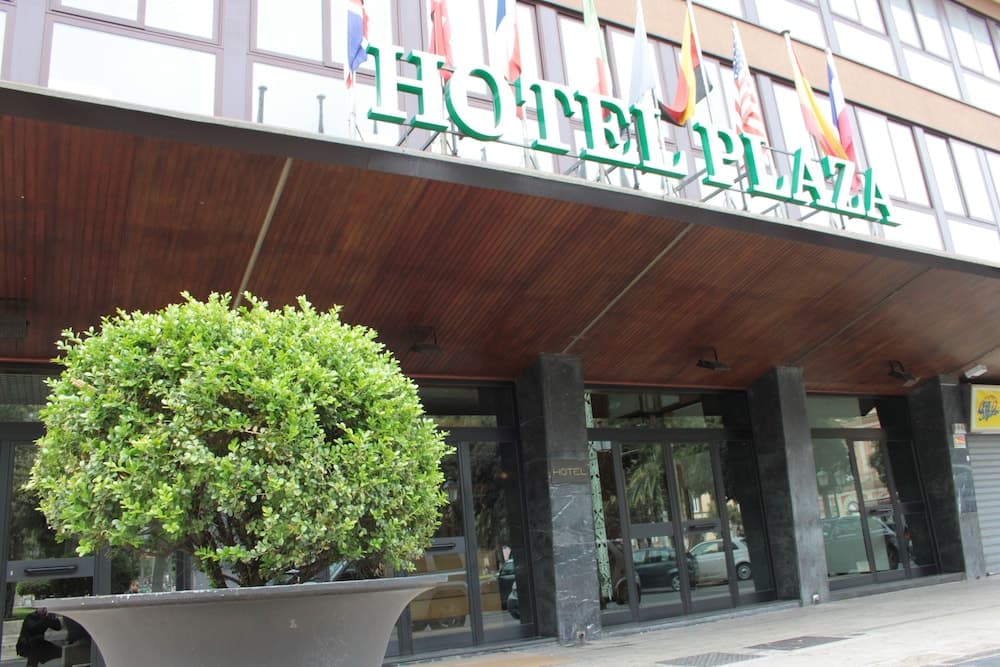 Hotel Plaza — photo 1 of 1