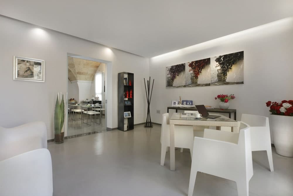 ARCO VECCHIO URBAN SUITE by EPOCA COLLECTION — photo 1 of 1