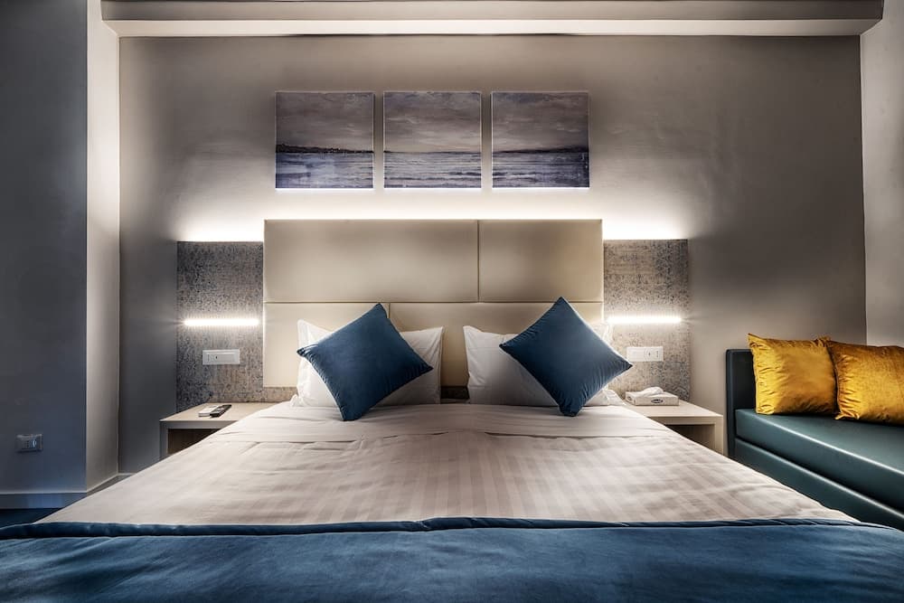 Suite Blue Style — photo 1 of 1