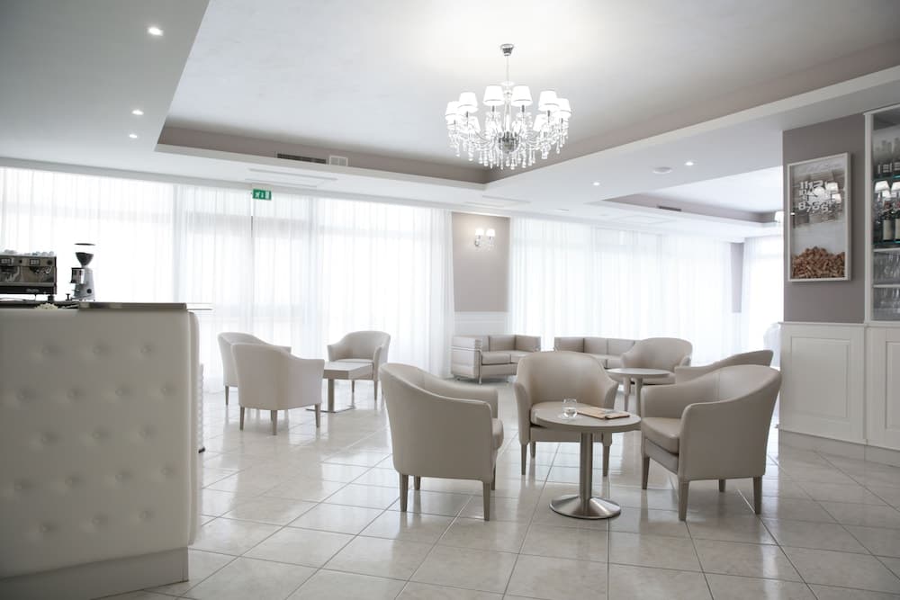 Hotel Leon — photo 1 of 1