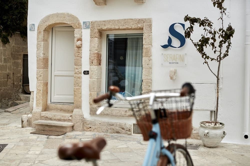 Dei Serafini — photo 1 of 1