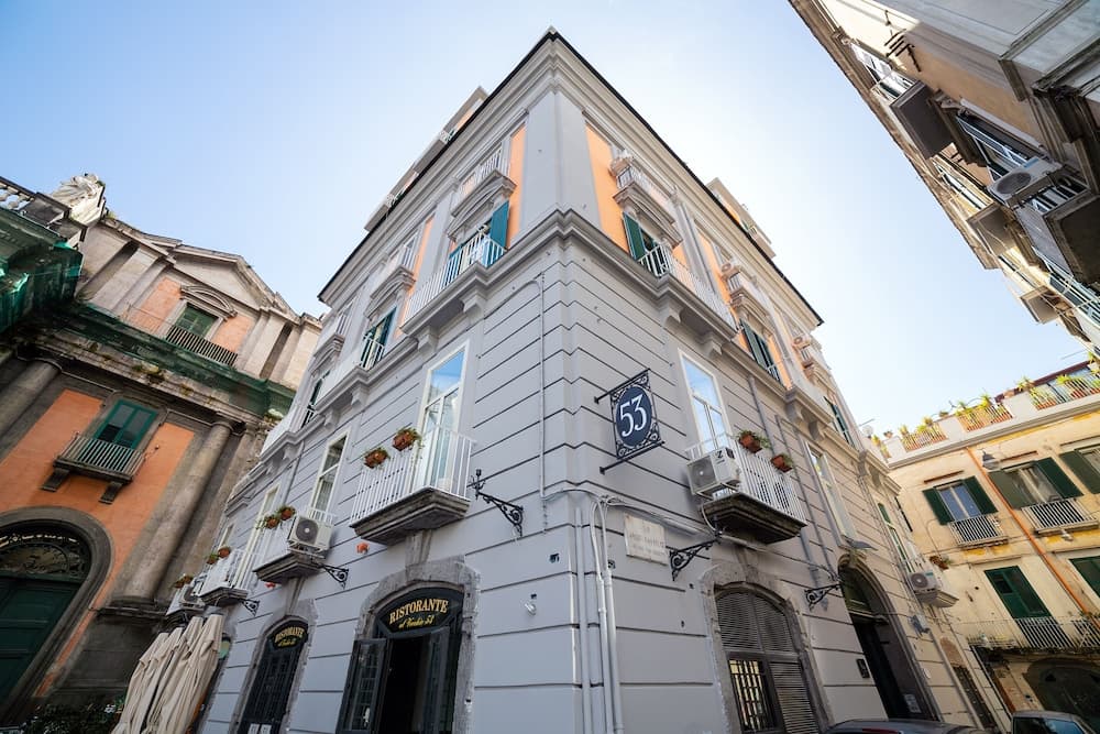 Le 4 Stagioni Dante H Napoli Centro by ClaPa Group Dislocated Hospitality — photo 1 of 1