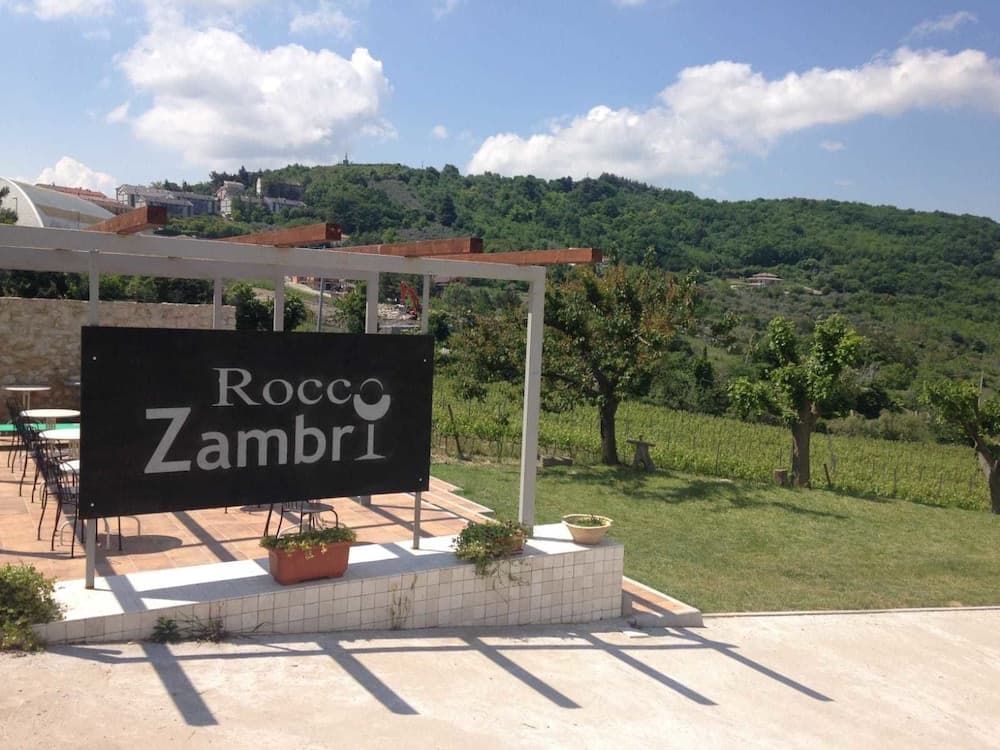 Bed&Wine Rocco Zambri — photo 1 of 1