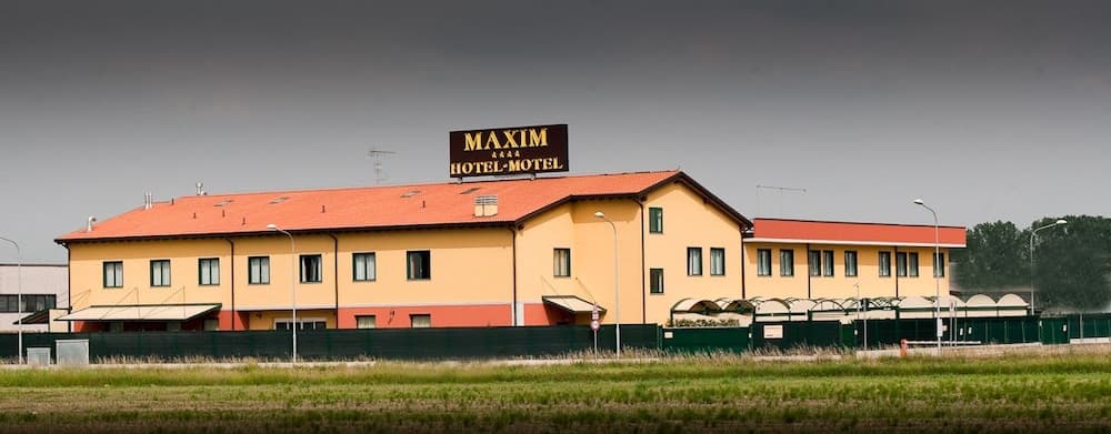 Hotel Maxim — photo 1 of 1