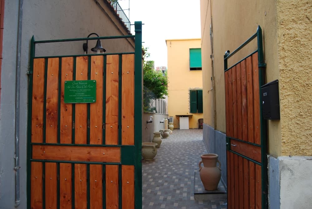 Guesthouse outside the Port — photo 1 of 1