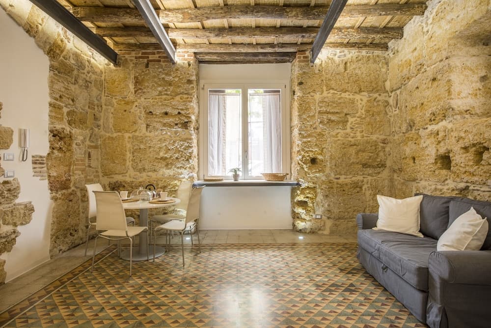 Stylish Home in Front of Casa Professa — photo 1 of 1