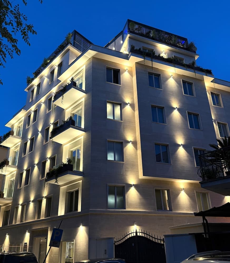 J Maluni City Hotel — photo 1 of 1