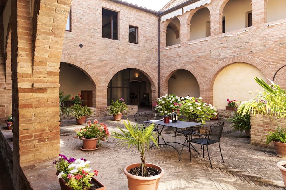 Antica Grancia di Quercecchio — photo 1 of 58