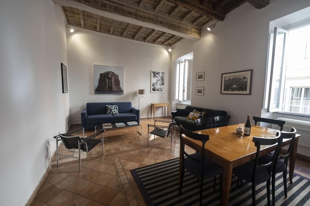 Artsy and Elegant Apartment Near Pantheon — photo 1 of 1