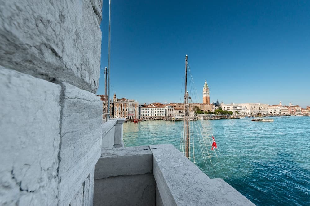 Hotel Monaco & Grand Canal — photo 1 of 1