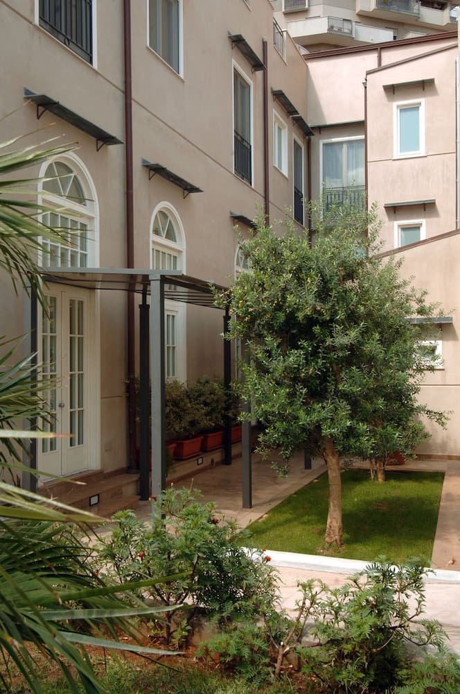 Ucciardhome Grand — photo 1 of 1
