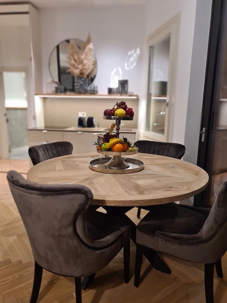 Elegance Room — photo 1 of 1