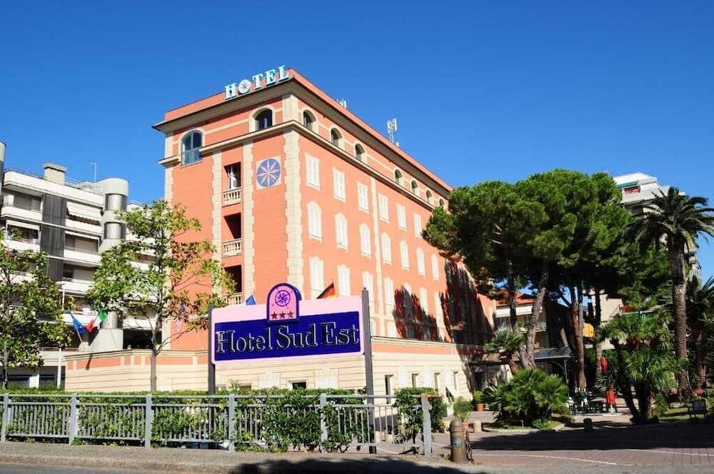 Hotel Sud Est — photo 1 of 1