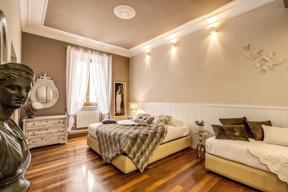 Spanish Steps Miracle Suite — photo 1 of 1