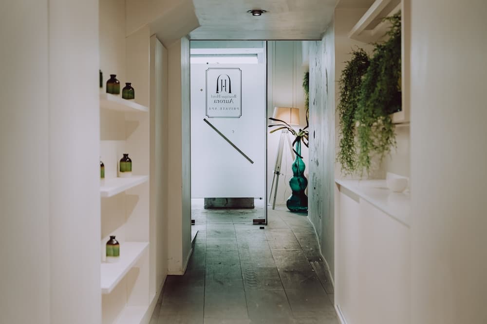 Boutique Hotel Aurora — photo 1 of 73