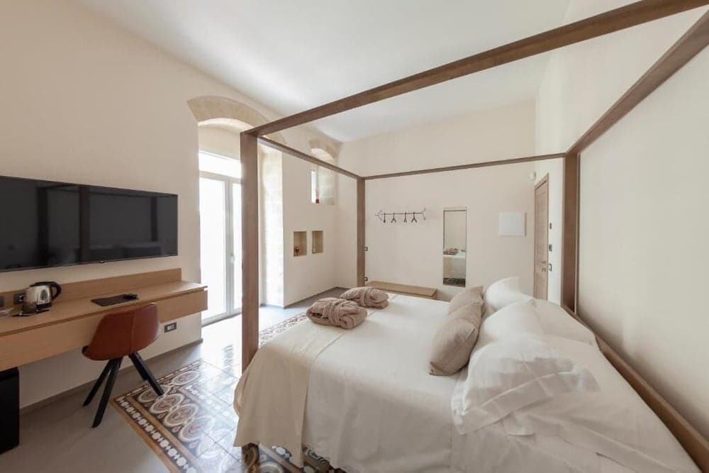 METEORON Luxury Rooms — photo 1 of 1