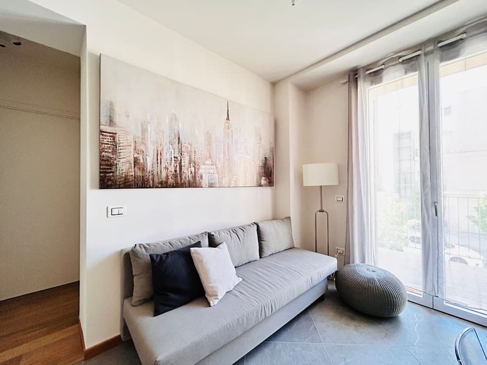 Moderno Bilocale con Terrazzo e Parcheggio — photo 1 of 1