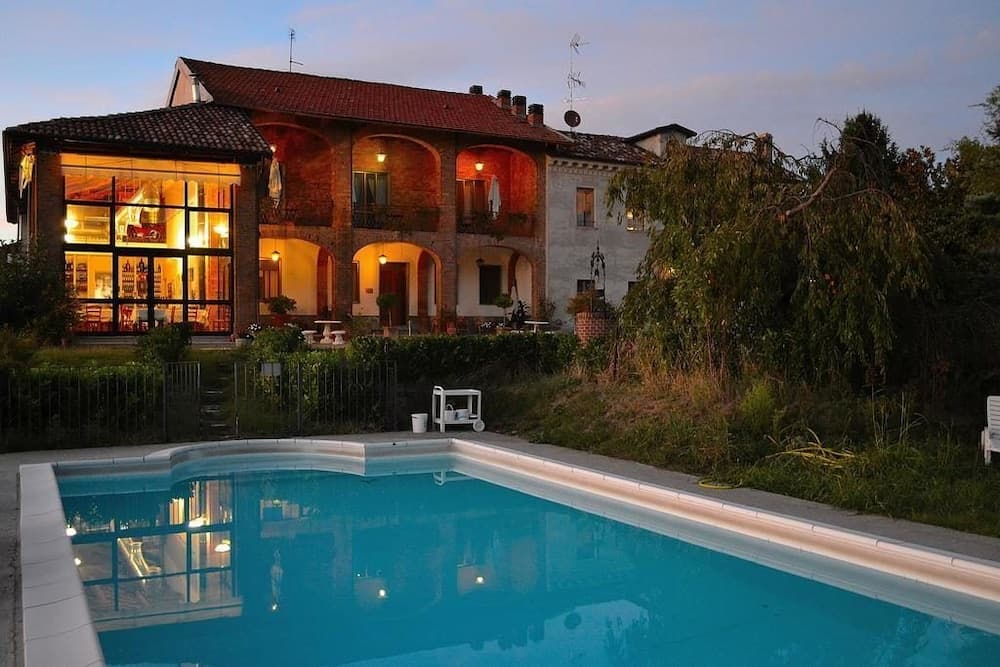 TENUTA MONVILLONE COUNTRY HOUSE & RESTAURANT — photo 1 of 33