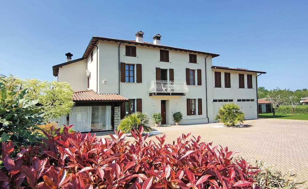 B&B Erilla — photo 1 of 34